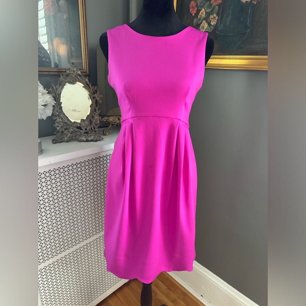 Absolutely adorable Camilyn Beth made in the USA fuschia scalloped dress